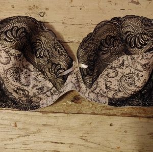 Black and tan lace bra size 36DDD